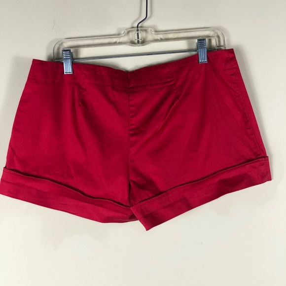 ✨SOLD✨ Lola Red Double Button Mini Shorts Size 13 - Picture 3 of 5